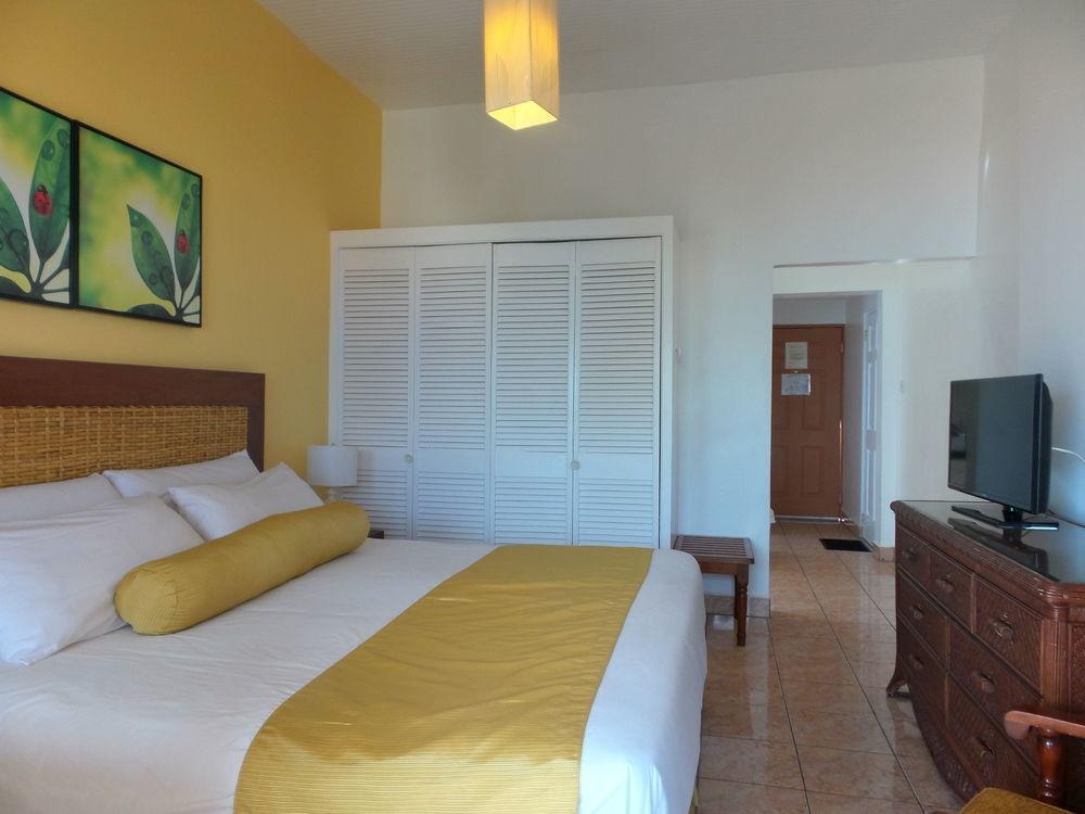 Flamboyant Hotel & Villas St. George's Екстер'єр фото