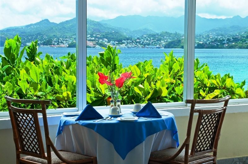 Flamboyant Hotel & Villas St. George's Ресторан фото